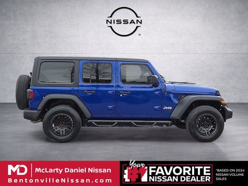 Used 2018 Jeep Wrangler Unlimited Sport S AWD/4WD image 6