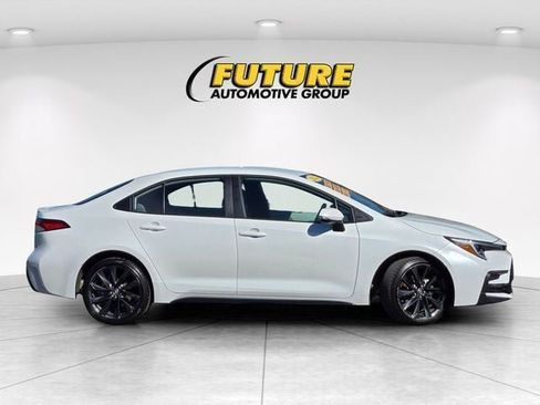 Certified 2024 Toyota Corolla SE FWD image 4