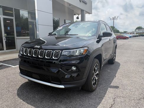 Certified 2025 Jeep Compass Limited AWD/4WD image 3