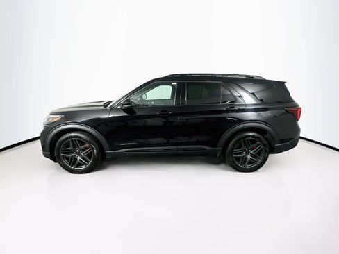 Used 2025 Ford Explorer ST RWD image 4
