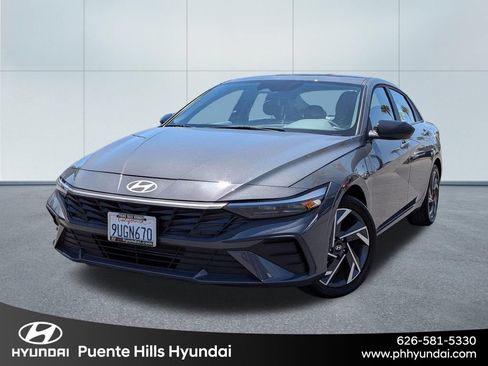 Certified 2025 Hyundai Elantra Sport FWD image 1