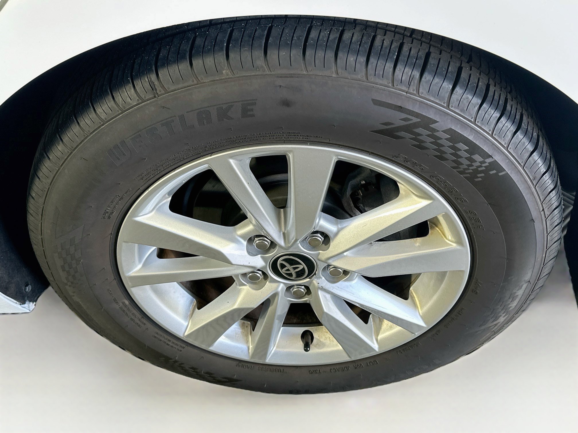 Used 2025 Toyota Camry LE FWD image 11