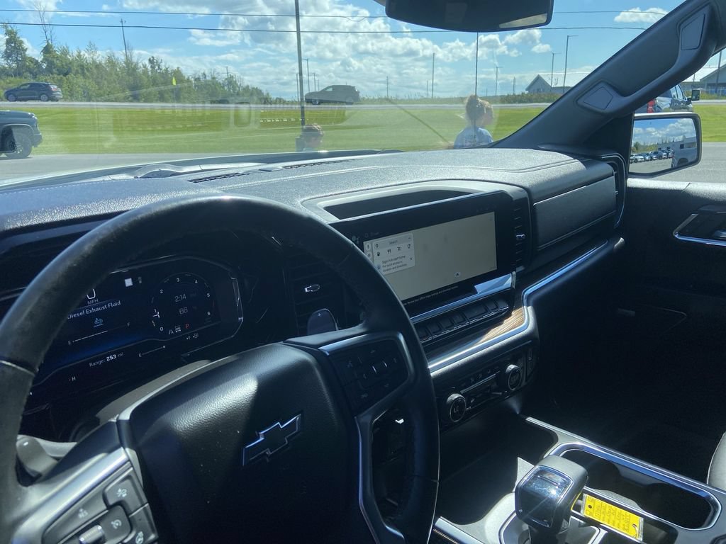 Certified 2023 Chevrolet Silverado 1500 RST w/ Convenience Package II AWD/4WD image 10