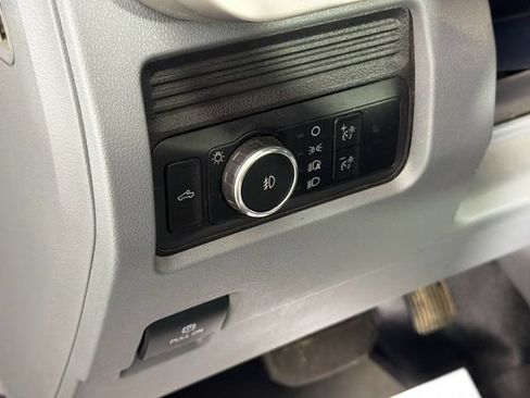 Used 2024 Ford F250 XLT AWD/4WD image 10