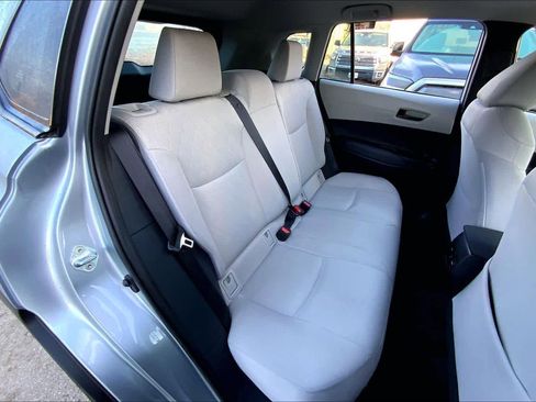 Used 2025 Toyota Corolla Cross L image 19