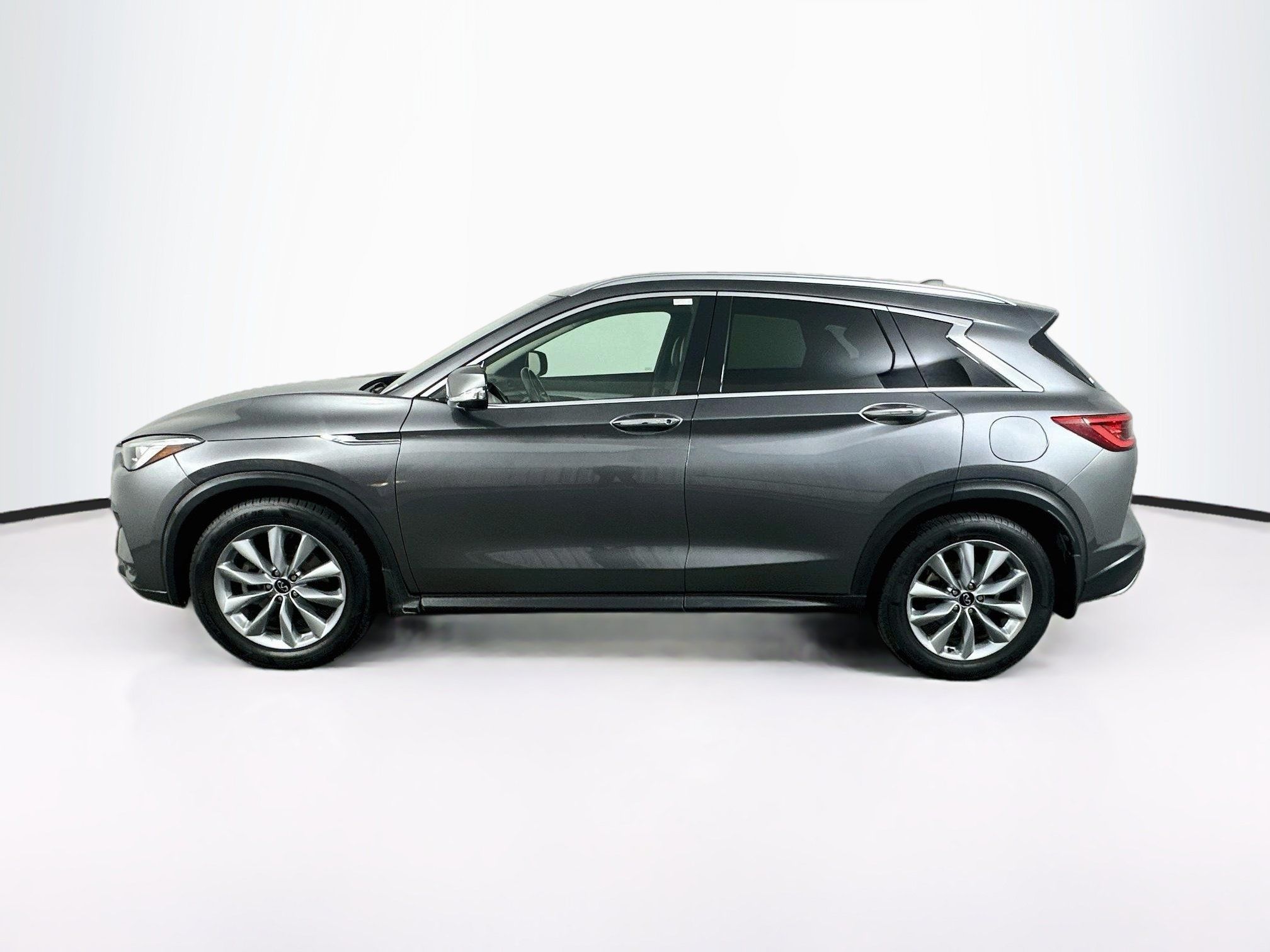 Used 2021 INFINITI QX50 Essential w/ Convenience Package FWD image 4