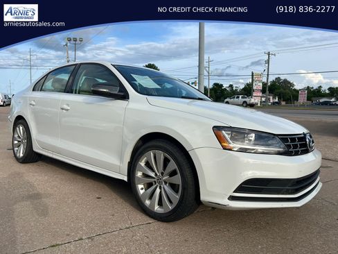 Used 2018 Volkswagen Jetta SE FWD image 5