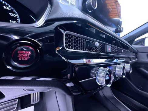 Used 2023 Honda Civic Sport image 9