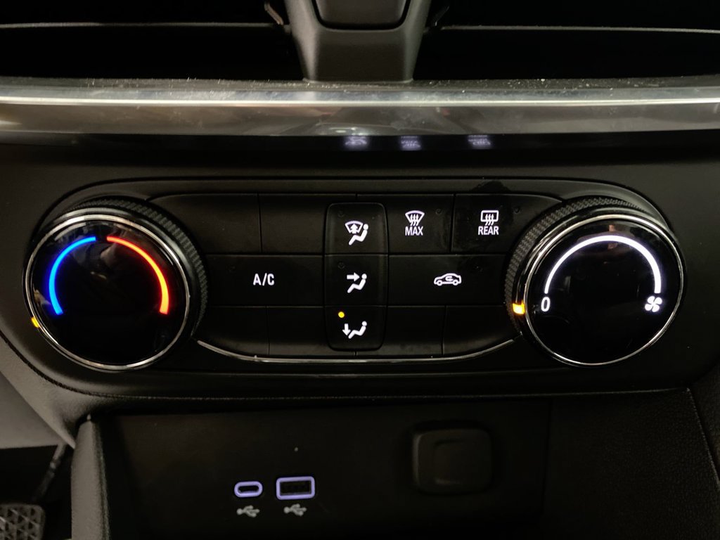 Certified 2024 Buick Encore GX Preferred FWD image 18