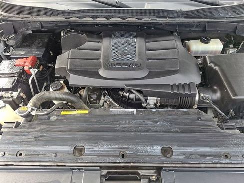 Used 2022 Nissan Titan SV image 29