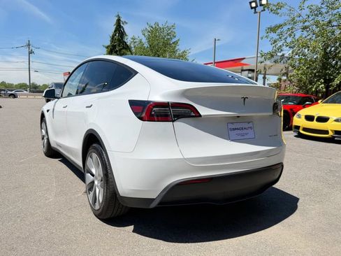 Used 2023 Tesla Model Y Long Range AWD/4WD image 8