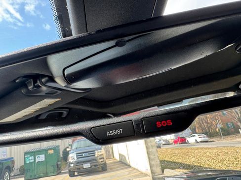 Used 2017 Dodge Charger R/T w/ Blacktop Package image 22