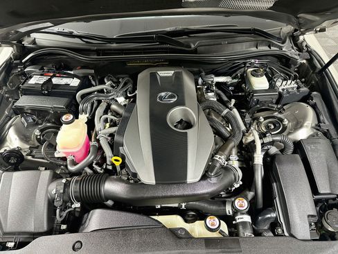 Used 2017 Lexus IS 200t w/ Premium Package RWD image 32