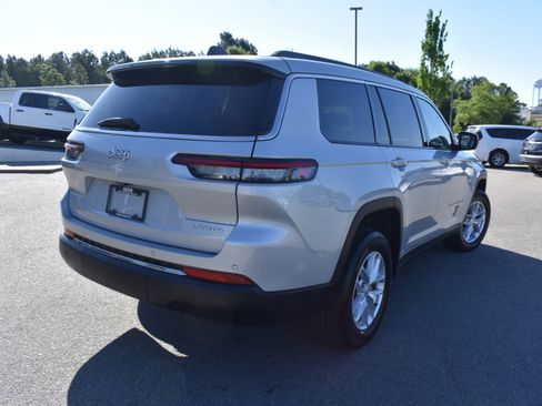 Used 2024 Jeep Grand Cherokee L Laredo w/ Luxury Tech Group I AWD/4WD image 9