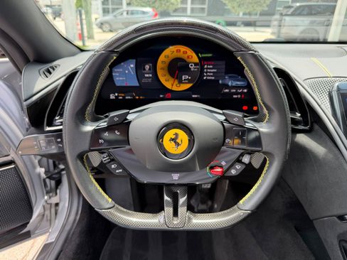 Used 2022 Ferrari Roma RWD image 33