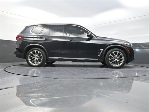 Used 2024 BMW X5 xDrive40i w/ Premium Package image 34