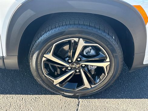 Used 2021 Chevrolet TrailBlazer RS w/ Technology Package image 13