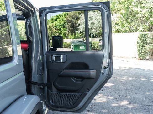 Used 2021 Jeep Wrangler Unlimited Rubicon AWD/4WD image 30