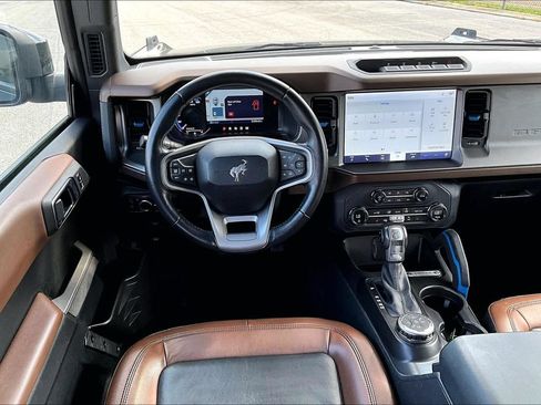Certified 2023 Ford Bronco Outer Banks w/ Sasquatch Package AWD/4WD image 5