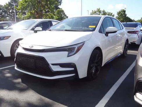 Used 2023 Toyota Corolla SE w/ SE Package FWD image 1