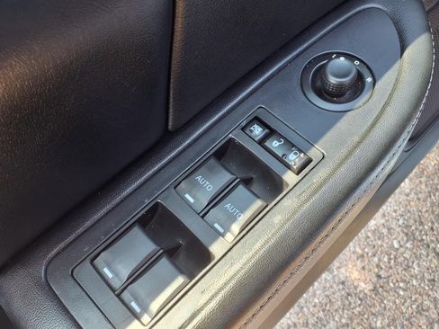 Used 2011 Chrysler 200 Limited FWD image 15