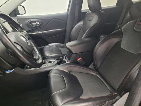 Used 2020 Jeep Cherokee Trailhawk w/ Cold Weather Group image 17