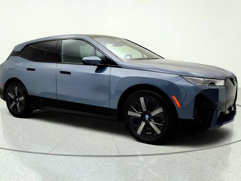 Used 2024 BMW iX xDrive50 w/ Premium Package AWD/4WD image 3