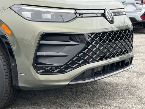 New 2026 Volkswagen Tiguan SE R-Line image 4