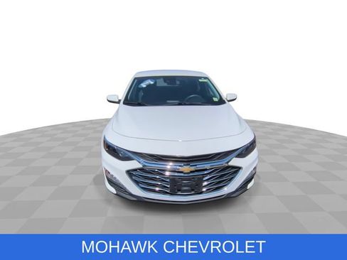 Used 2022 Chevrolet Malibu LT FWD image 3