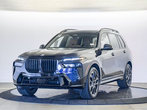 Used 2026 BMW X7 xDrive40i w/ M Sport Package image 2