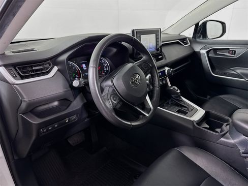 Certified 2020 Toyota RAV4 XLE Premium image 7
