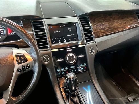 Used 2018 Ford Taurus Limited FWD image 9