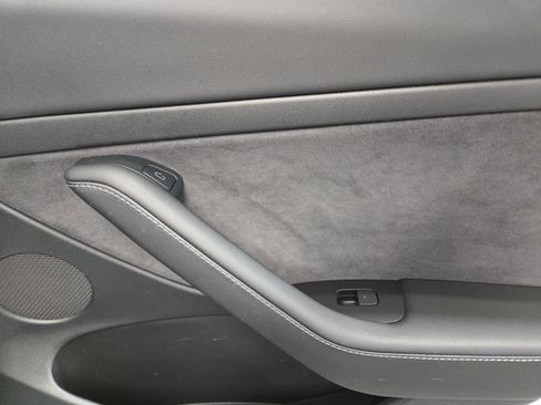 Used 2023 Tesla Model 3 Standard Range RWD image 8