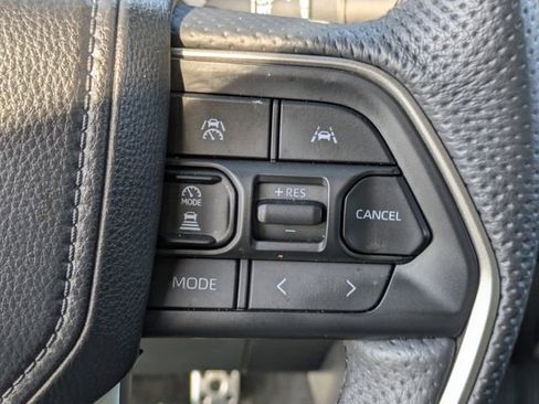 Used 2025 Toyota Tacoma TRD Sport image 19