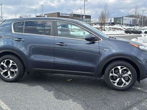 Used 2022 Kia Sportage LX image 3
