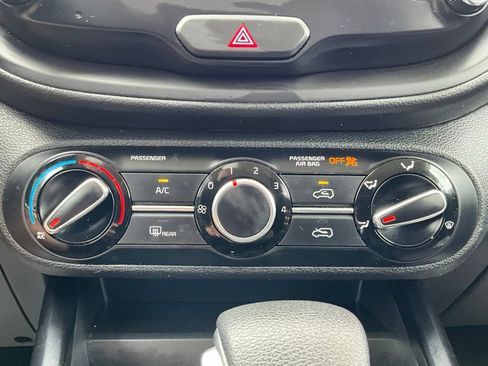 Used 2022 Kia Soul LX FWD image 30