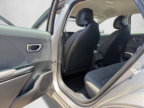 Used 2025 Kia K4 FWD image 20