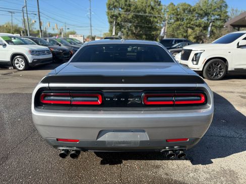 Used 2016 Dodge Challenger R/T Scat Pack w/ Leather Interior Group image 6