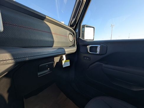 New 2026 Jeep Wrangler Unlimited Rubicon image 32