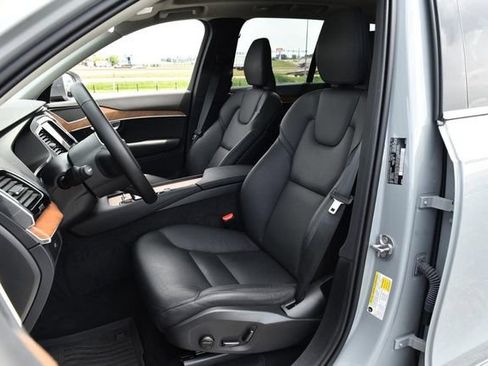 Used 2025 Volvo XC90 B6 Plus w/ Protection Package Premier AWD/4WD image 18