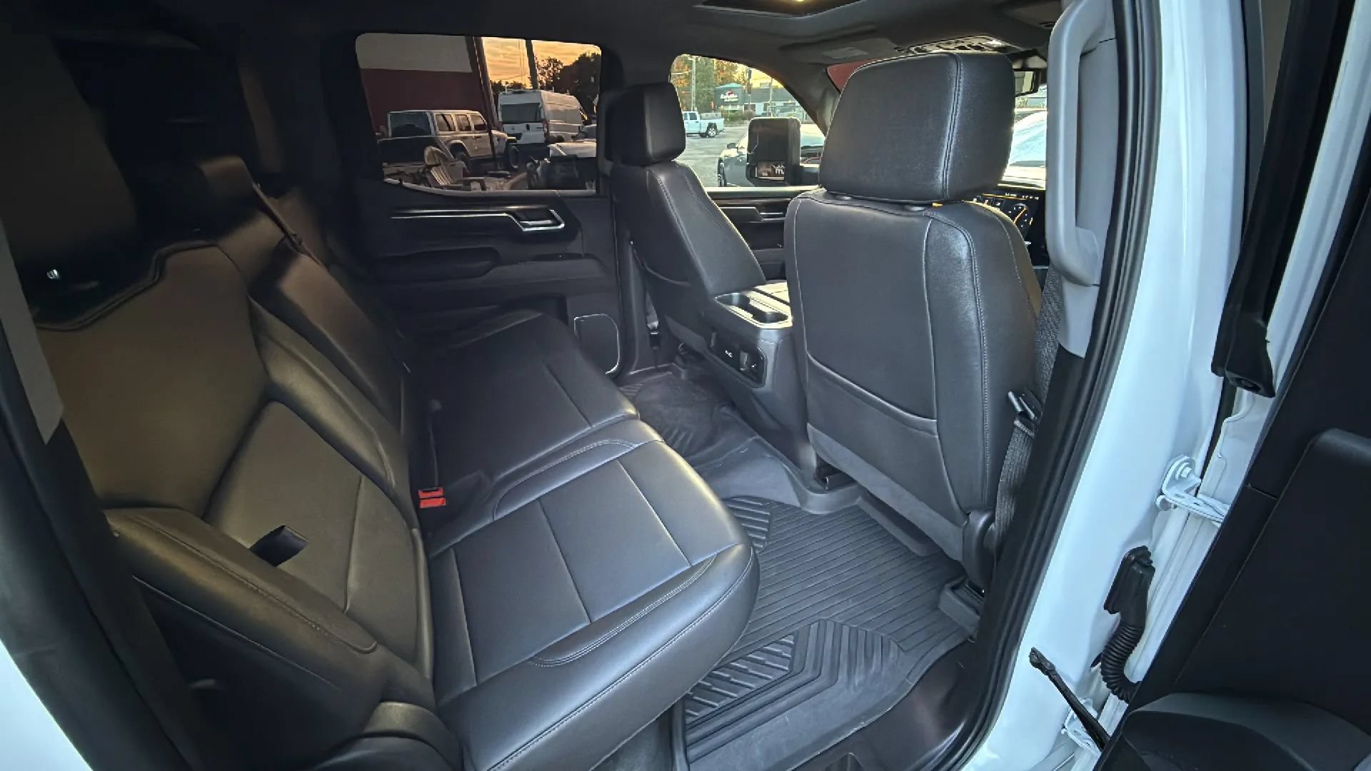 Used 2025 Chevrolet Silverado 1500 LT Trail Boss w/ Dark Appearance Package AWD/4WD image 26