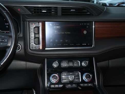 Used 2023 GMC Yukon Denali Ultimate image 19