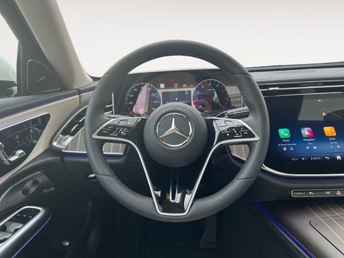 Used 2024 Mercedes-Benz E 350 4MATIC Sedan image 12