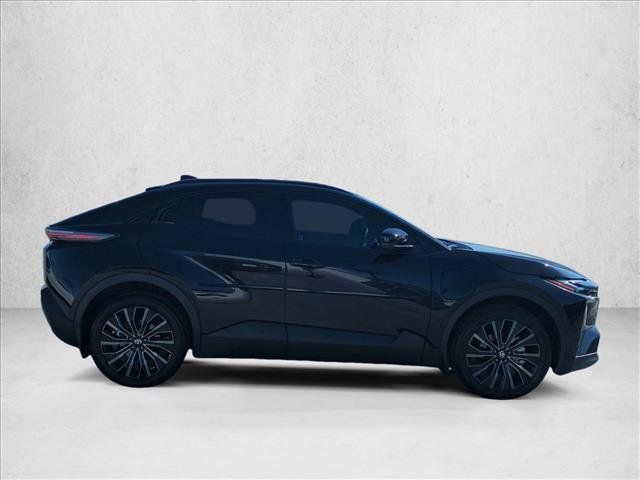 Used 2026 Toyota C-HR AWD/4WD image 4