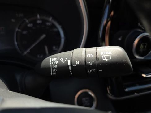 Used 2021 Toyota Highlander XLE AWD/4WD image 37