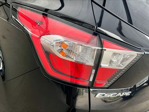 Used 2018 Ford Escape SEL w/ Ford Safe & Smart Package image 27