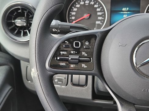 Used 2023 Mercedes-Benz Sprinter 3500 image 17