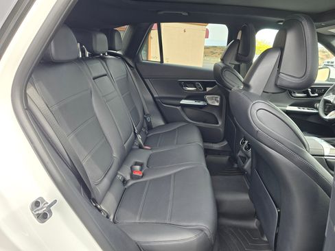Used 2023 Mercedes-Benz GLC 300 4MATIC image 46