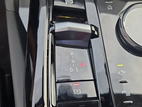 New 2026 BMW 530i xDrive xDrive w/ Premium Package image 7