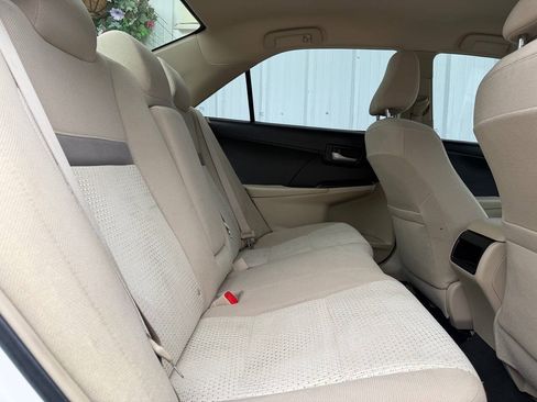 Used 2013 Toyota Camry LE FWD image 15